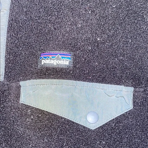 Black Patagonia Fleece Pullover with Gray Accents - Picture 3 of 6